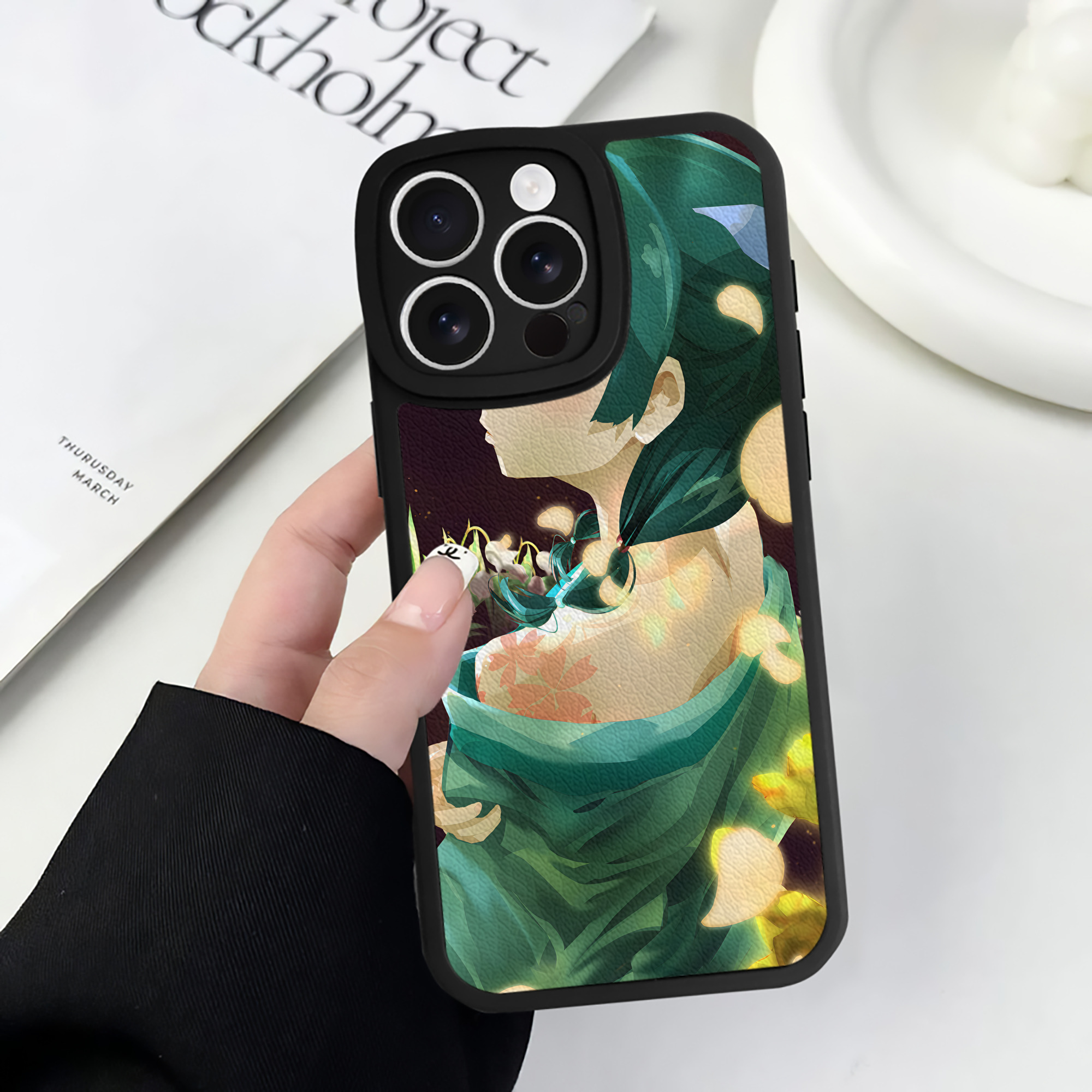 （画像用） 薬屋のひとりごと The Apothecary Diaries 【iPhone 16シリーズ対応】シリコンスマホケース（レザー調） 材質：シリコン